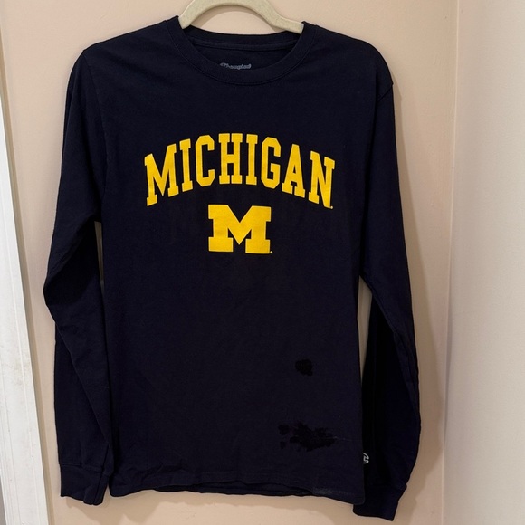 Champion Black Long Sleeve with Yellow Michigan Logo - Picture 1 of 3